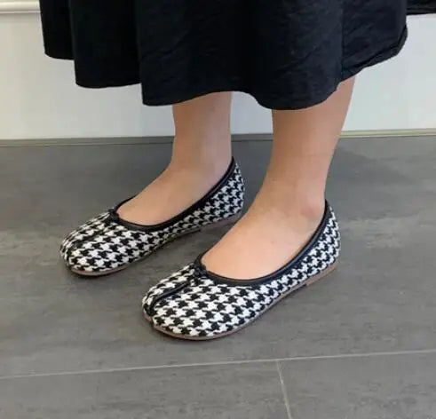 Ninja Girl Split-Toe Flats – Microfiber Leather Stealth Mode Comfort
