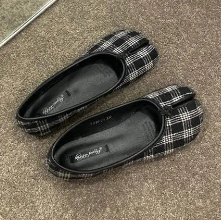 Ninja Girl Split-Toe Flats – Microfiber Leather Stealth Mode Comfort