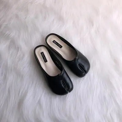 Ninja Girl Split-Toe Flats – Microfiber Leather Stealth Mode Comfort