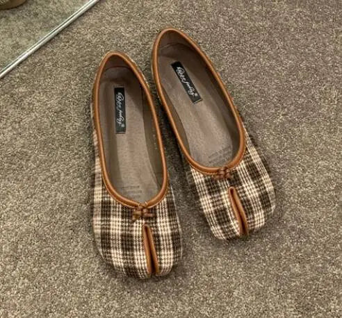 Ninja Girl Split-Toe Flats – Microfiber Leather Stealth Mode Comfort