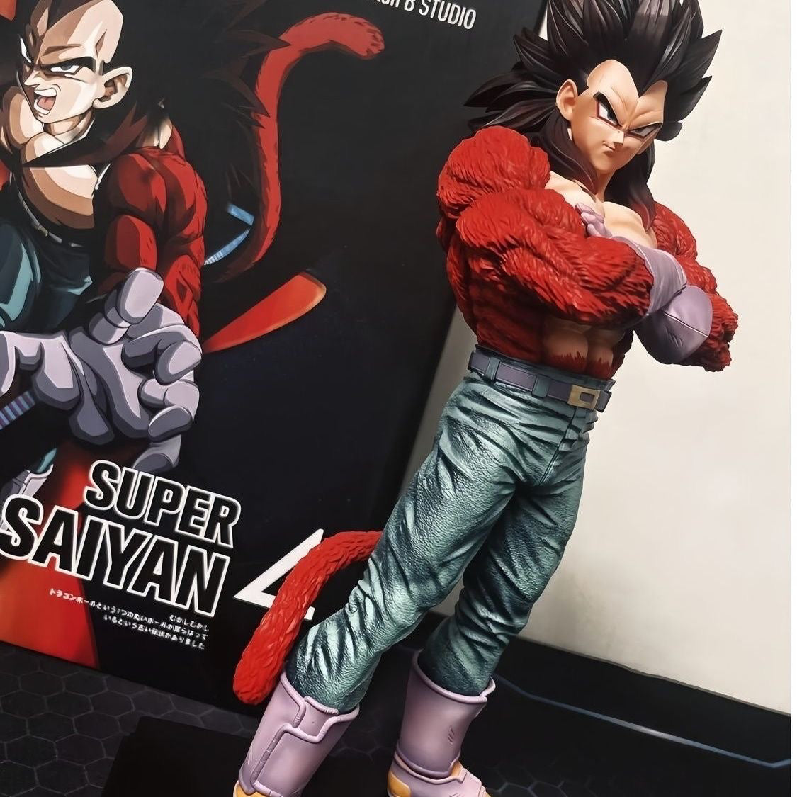 Saiyan Duality: SSJ4 Vegeta Double-Headed Figure