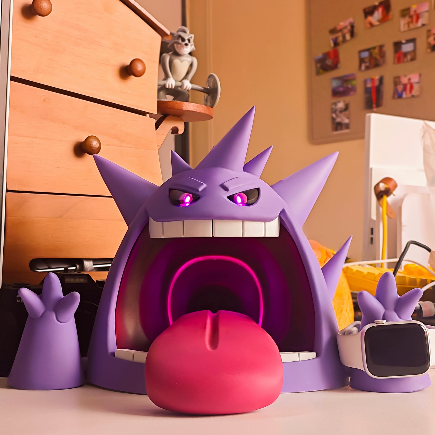 Gengar Charge Zone Pokémon Wireless Charger (Apple & Android Compatible)