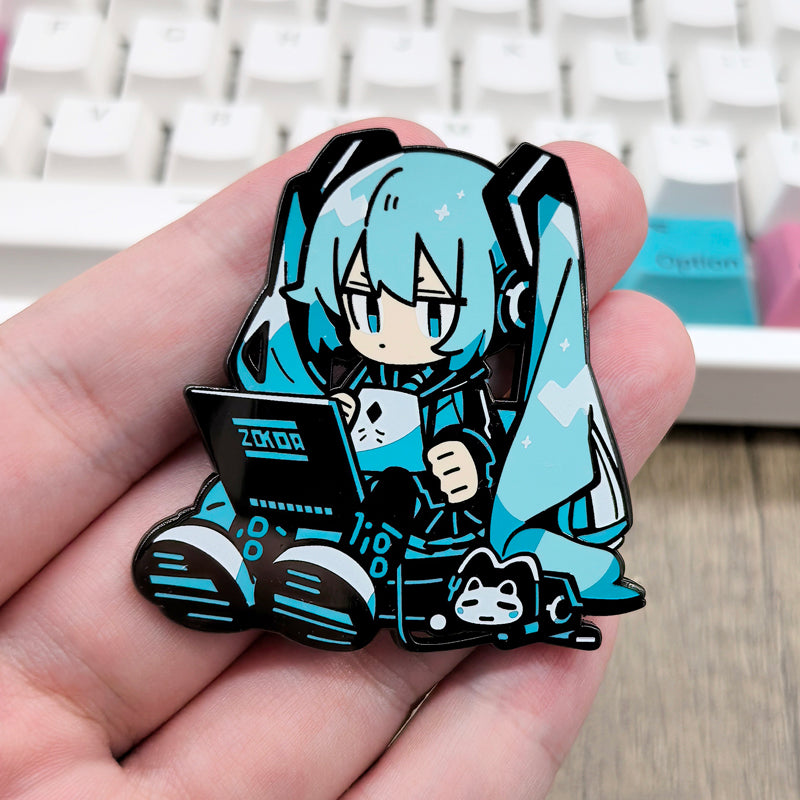 Hatsune Miku Metal Magnetic Brooch 2D Imitation Enamel Velcro Pin for School Bag & Cosplay Decoration