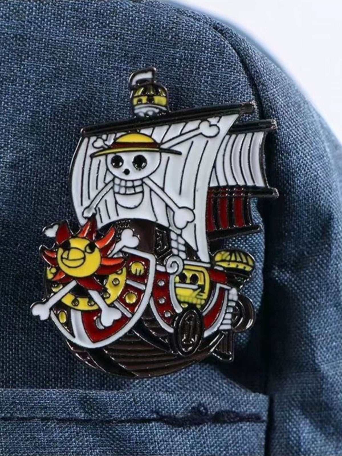 One Piece Straw Hat Pirates Metal Brooch Sunny Ship Pin for Bags