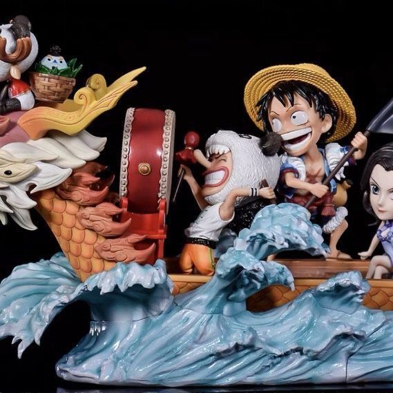 Grand Line Voyage: Straw Hat Crew Dragon Boat Figure Set