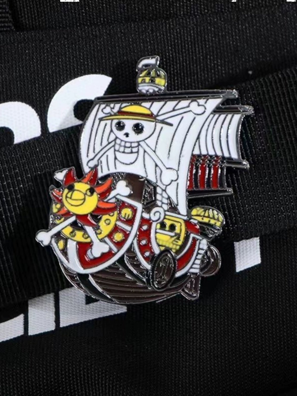 One Piece Straw Hat Pirates Metal Brooch Sunny Ship Pin for Bags