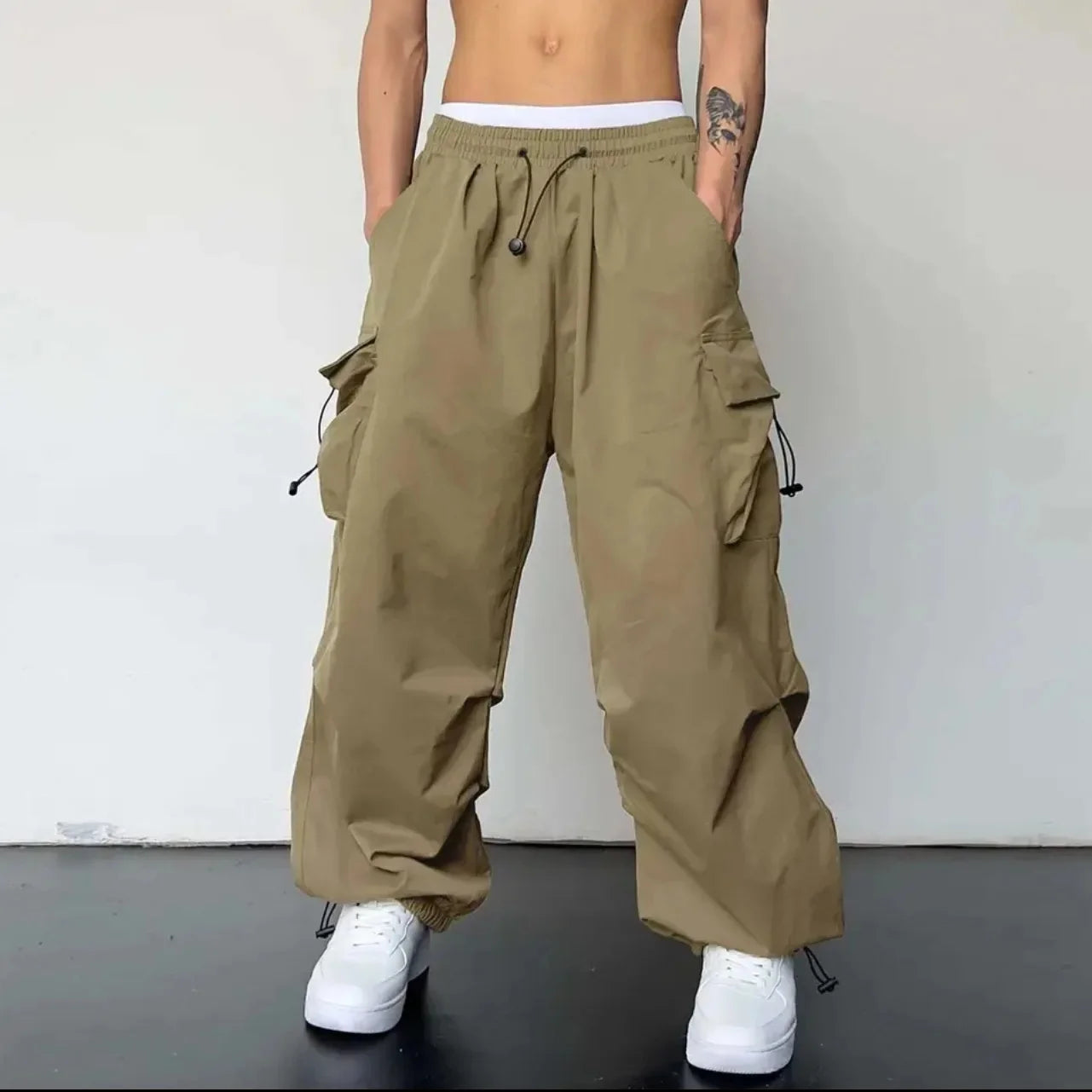 High-Waisted Cargo Pants – Anime Streetwear Meets American Cool