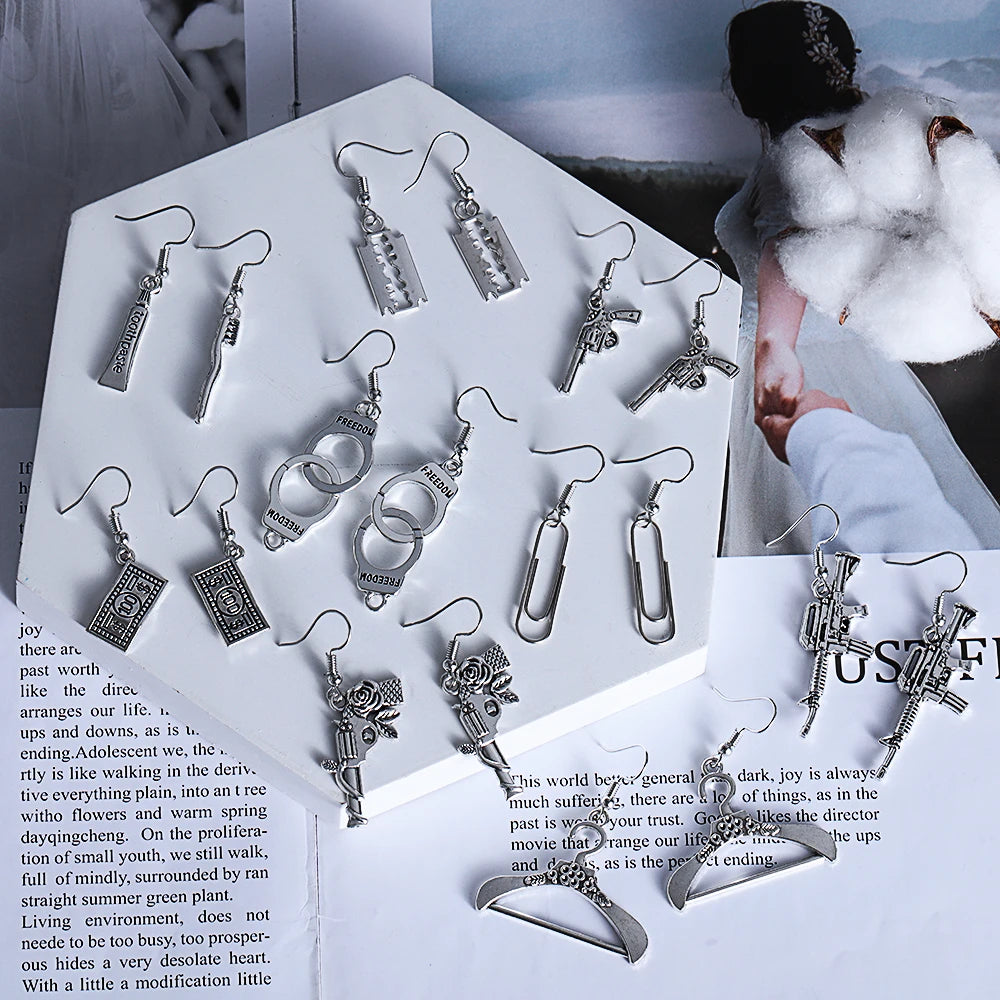 1Pair Punk Handcuffs Blade Gun Drop Earrings Women Simple Fashion Cool Pistols Ear Stud Jewelry Accessories